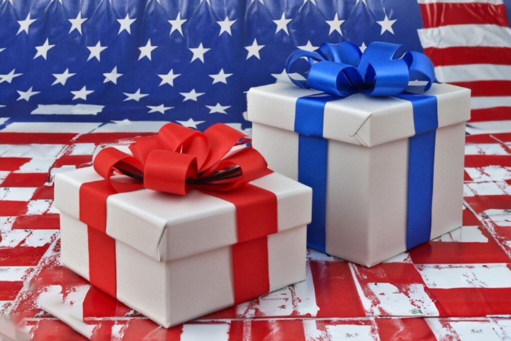 independence day gifts for employees